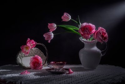 Stemningsfulle rosa tulipaner av Lydia Jacobs