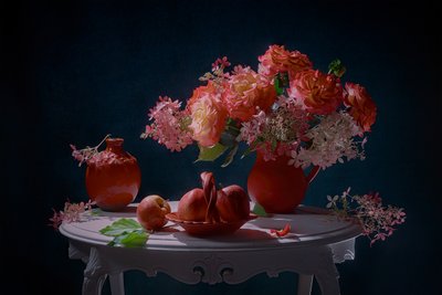 Livlig blomsterstilleben av Lydia Jacobs