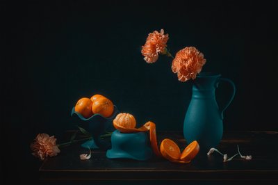 Fargerike appelsiner, stilleben av Lydia Jacobs