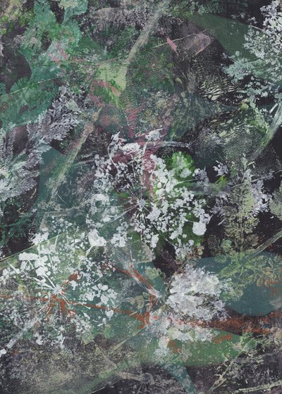 Mørk blomsterabstraksjon av Maira Ribena