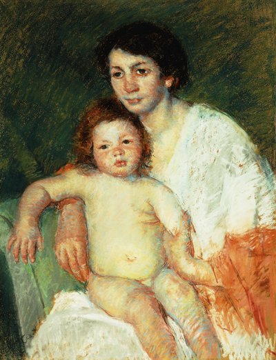 Naken baby på mors fang hviler høyre arm på stolryggen, 1913 av Mary Cassatt