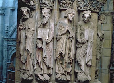 Detalj av Portico de la Gloria som viser apostlenes stein av Master Mateo
