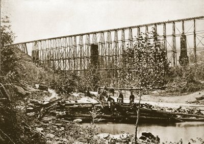 Falling Water Bridge, Nashville og Chattanooga Railroad, 1861-65 av Mathew B. Brady