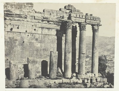 Baalbeck Heliopolis, Jupiters tempel, vestlig fasade, Syria, 184951, trykt 1852. av Maxime Du Camp