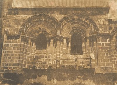 Fasade til Den hellige gravs kirke, i Jerusalem nr. 2 øvre del, august 1850. av Maxime Du Camp