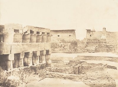 Palace and Village of Luxor, hentet fra sør, Theben, 1849-50. av Maxime Du Camp