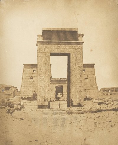 Propylon fra Temple of Khons, i Karnac, Theben, 1849-50. av Maxime Du Camp