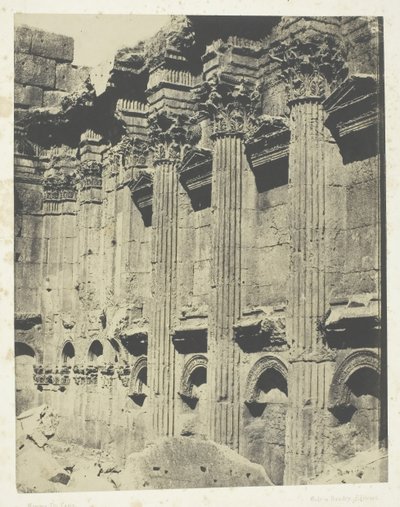 Jupiter-tempelet i Baalbeck Heliopolis, Interior of Naos, Syria, 184951, trykt 1852. av Maxime Du Camp