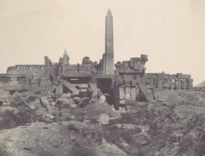 Theben. Karnak-palasset. Granite Sanctuary and Hypostyle Hall, 1850. av Maxime Du Camp