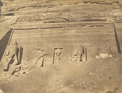 Utsikt over fasaden til Spéos de Phré, i Abousemblil, mars 1850. av Maxime Du Camp