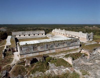 Utsikt over nonneklosterfirekanten, 9.-10. århundre av Mayan