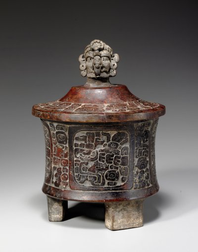 Et Maya-lokk og utskåret stativkar, ca. 250-450 av Mayan Mayan