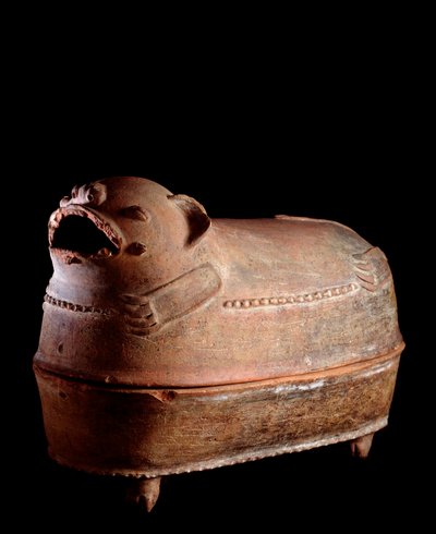 Precolombiansk kunst, Maya sivilisasjon, sen klassisk periode: gravurne av tetrapod leire med jaguarformet lokk. Fra Nebaj, Guatemala. Sol. 52 x bredde 70 cm Guatemala, Nasjonalmuseet for arkeologi og etnologi - førkolumbiansk kunst, Maya Civilization, l av Mayan Mayan