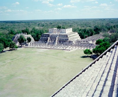 Før colombiansk sivilisasjon: utsikt over stedet til Chichen Itza i Yucatan-regionen. Maya sivilisasjon, klassisk periode og Maya renessanse, 750-1200 e.Kr. Mexico av Mayan Mayan