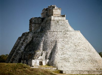 Pyramid of the Magician, 6. århundre av Mayan Mayan