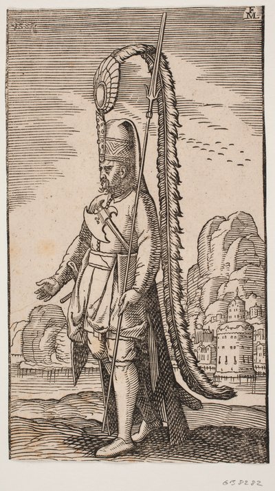 Stående soldat ved en steinete strand, bortenfor vannet en by; hodeplagget hans er utsmykket med en ekstremt lang sky av Melchior Lorck