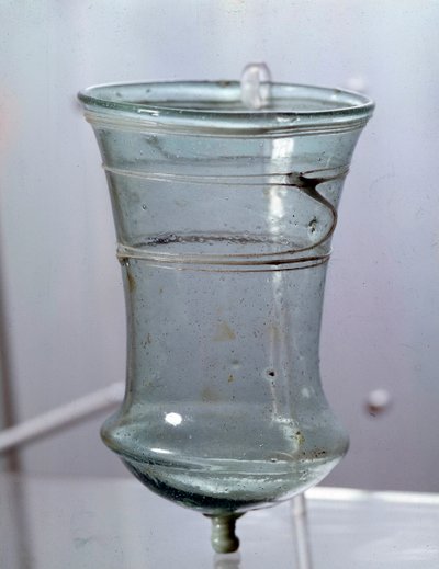 Merovingerkunst: glass. Gallia 600-tallet. Nasjonalmuseet for arkeologi i Saint Germain en Laye av Merovingian Merovingian
