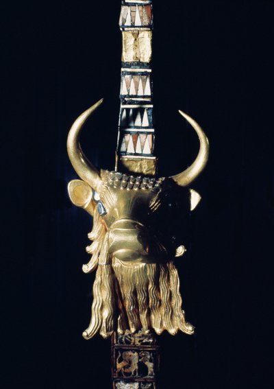 Oksehode, dekorasjon fra en harpe, 2800-2300 f.Kr. (forgylt tre) (se 198659) av Mesopotamian