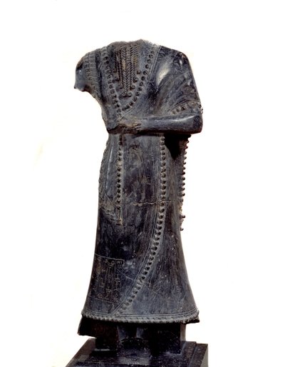 Mesopotamia: acefal statuett i steatitt av Idi-Ilum, guvernør i Mari, dediee til gudinnen Ishtar. 1800 f.Kr. ca. Søn 0,41 m Paris, Louvre-museet av Mesopotamian