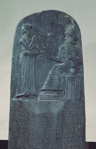 Reliefffigur av solguden Shamash som dikterer lovene hans til kong Hammurabi på hans berømte lovkode, gammel babylonsk periode, 1760 f.Kr. (basalt) av Mesopotamian
