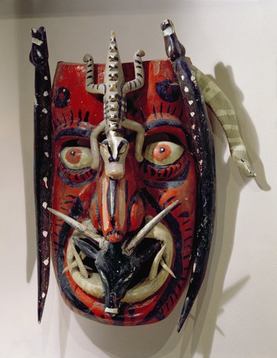 Maske av en hjort brukt av Mayo-folkene i Sonora- og Sinalo-statene i Mexico for Dance of the Deer eller Pascola (malt tre) av Mexican School