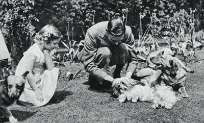 Kong George VI og prinsesse Margaret Rose, 1937. av Michael Chance