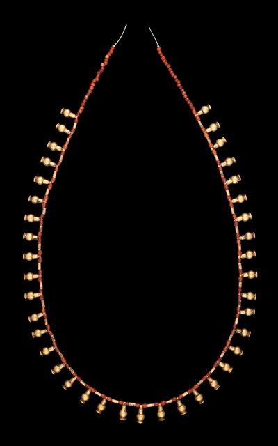 Gullflaske anheng med karneol perlekjede av Middle Kingdom Egyptian