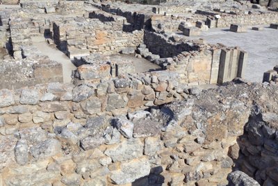 Det minoiske arkeologiske stedet Phaistos. North East-komplekset. Disse rommene ble brukt til å lagre verdifulle rituelle kar. Den berømte "" Phaistos-skiven"" med hieroglyfisk skrift ble funnet her med andre leirtavler innskrevet i lineær A. Det er også P av Minoan
