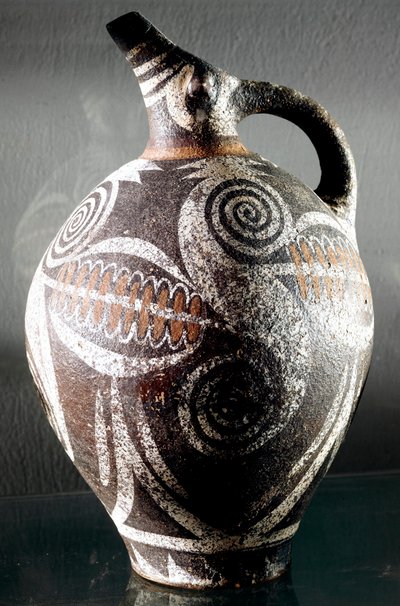 Minoisk kunst: keramikkmugge dekorert av polykrome tegninger. Fra Phaestos (Phaistos eller Festo). Dim. 27 cm arkeologisk museum, Heraklion, Kreta av Minoan