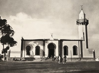 'Building an Empire' i den fascistiske tidsalderen: moskeen i Asmara, 09/05/1936 (s/hvitt-bilde) av Modestino Baldinetti