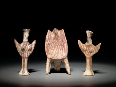 Psi-figur, trone med sittende figur, og Psi-figur, ca. 1300-1200 f.Kr. (terrakotta) av Mycenaean
