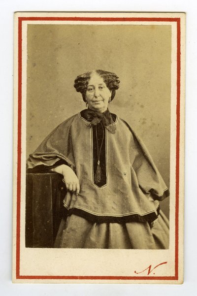 Portrett av forfatter George Sand (1804-1876) (Aurore Dupin), Barones Dudevant. Visittkort av Nadar