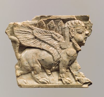 Møbelplakett skåret i relieff med sfinks, ca. 9.-8. århundre f.Kr. (elfenbein) av Neo Assyrian
