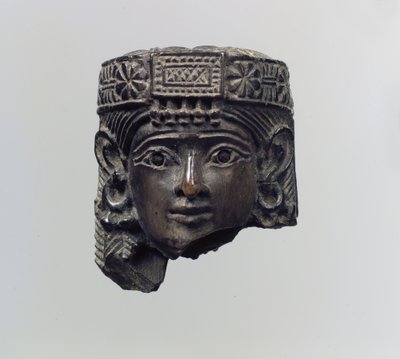 Hodet til en kvinneskikkelse, ca. 800-tallet f.Kr. (elfenbein) av Neo Assyrian