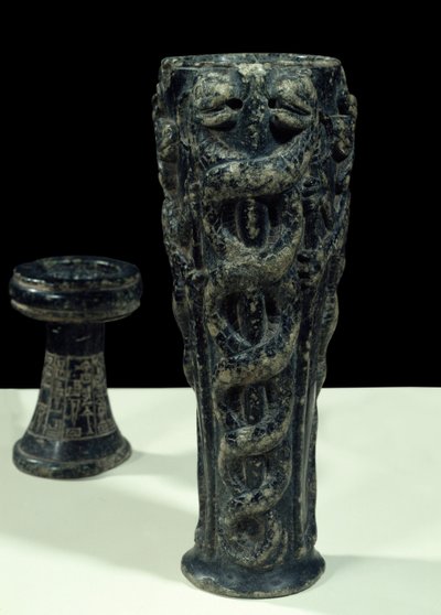 Gudeas libationvase for Ningishzidda. Art of Mesopotamia. Nysumerisk periode (ca. 2150-2000 f.Kr.) Steatitt. Fra Tello. Høyde: 0,23m Musée du Louvre av Neo Sumerian Neo Sumerian
