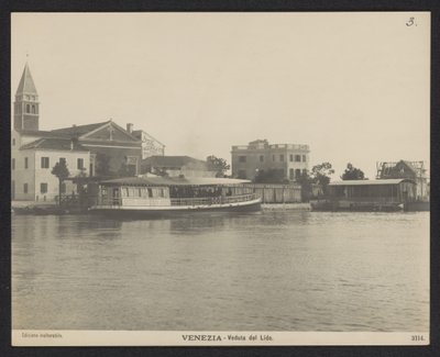 Utsikt over havnen i Lido Venezia - Veduta del Lido (tittel på objekt) av Neue Photographische Gesellschaft