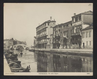 Utsikt over en kanal i Venezia Venezia - Rio delle Guglie (tittel på objekt) av Neue Photographische Gesellschaft