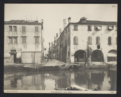 Utsikt over en gate i Venezia Venezia - Calle Doria (tittel på objekt) av Neue Photographische Gesellschaft
