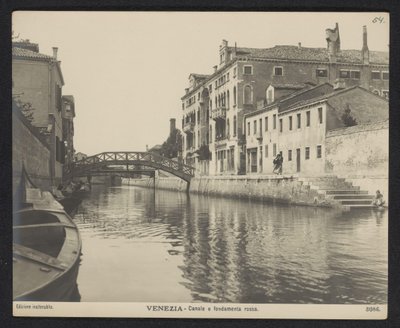 Utsikt over Fondamenta Rossa i Venezia Venezia - Canale e fondamenta rossa (tittel på objekt) av Neue Photographische Gesellschaft
