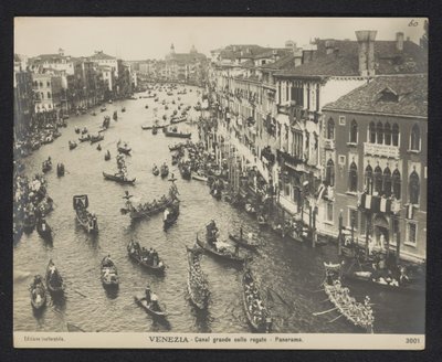 Gondoler på Canal Grande i Venezia Venezia. Canal grande colle regate - Panorama (tittel på objekt) av Neue Photographische Gesellschaft