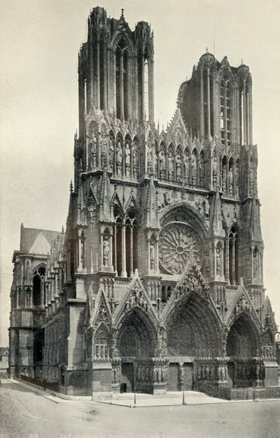 En stor gotisk bygning: katedralen i Reims, bygget på 1200- og 1300-tallet, ca 1930. av Neurdein