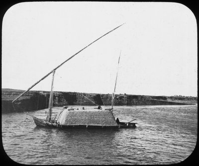 En lastet dahabiyeh, Egypt, c1890 av Newton and Co