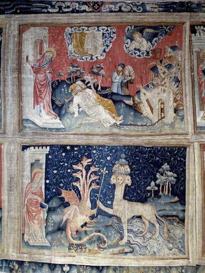 Åpenbaringsgardin (1373 -1383). Nr. 31 høy: Jean overrasket over oppstandelsen til de to vennene. N° 38 nederst: dragen gir et kongesepter til en panter (manifestation av satan). Tapestry av Nicolas Bataille (1330-1405) av Nicolas Bataille