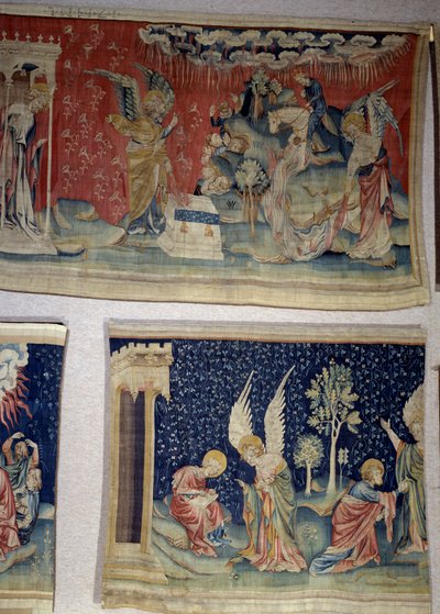 Åpenbaringens henging (1373-1383), n. 61: Den femte engelen tømte sin flaske på tronen til Bete, den sjette tomme på Eufrat. Nedenfor, n. 70, dikterer tjenestens følgesvenn til Johannes og råder ham til å tilbe Gud og ikke ham. Tapet av Ni av Nicolas Bataille
