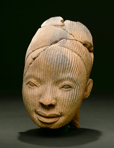 Hode fra en figur, Owo (terrakotta) av Nigerian