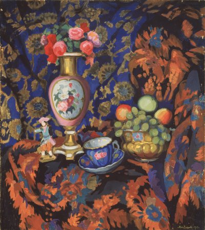 Stilleben med porselen og blomster, 1913 av Nikolai Semyonovich Zaytsev