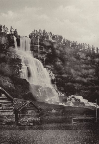 Tvindefos (s/hvitt bilde) av Norwegian Photographer