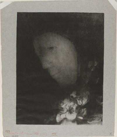 Hode for kvinne med korsasje av blomster av Odilon Redon