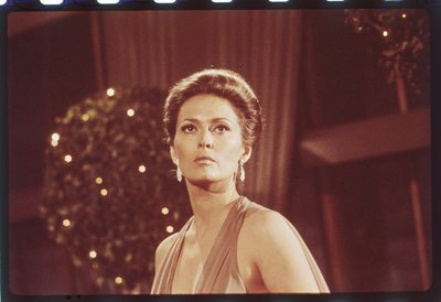 Faye Dunaway på settet til "The Towering Inferno" av Orlando Suero