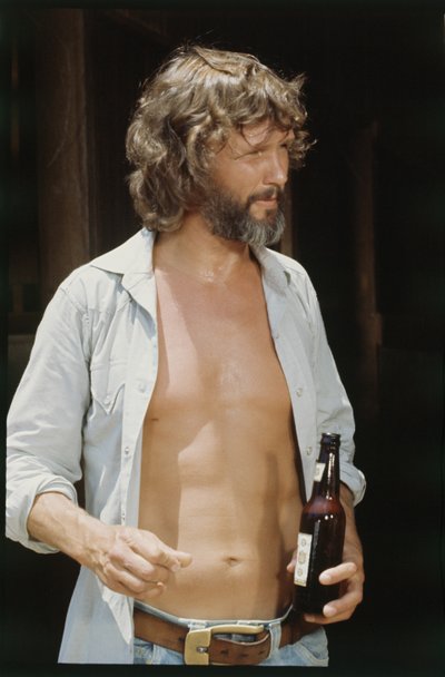 Kris Kristofferson med øl av Orlando Suero